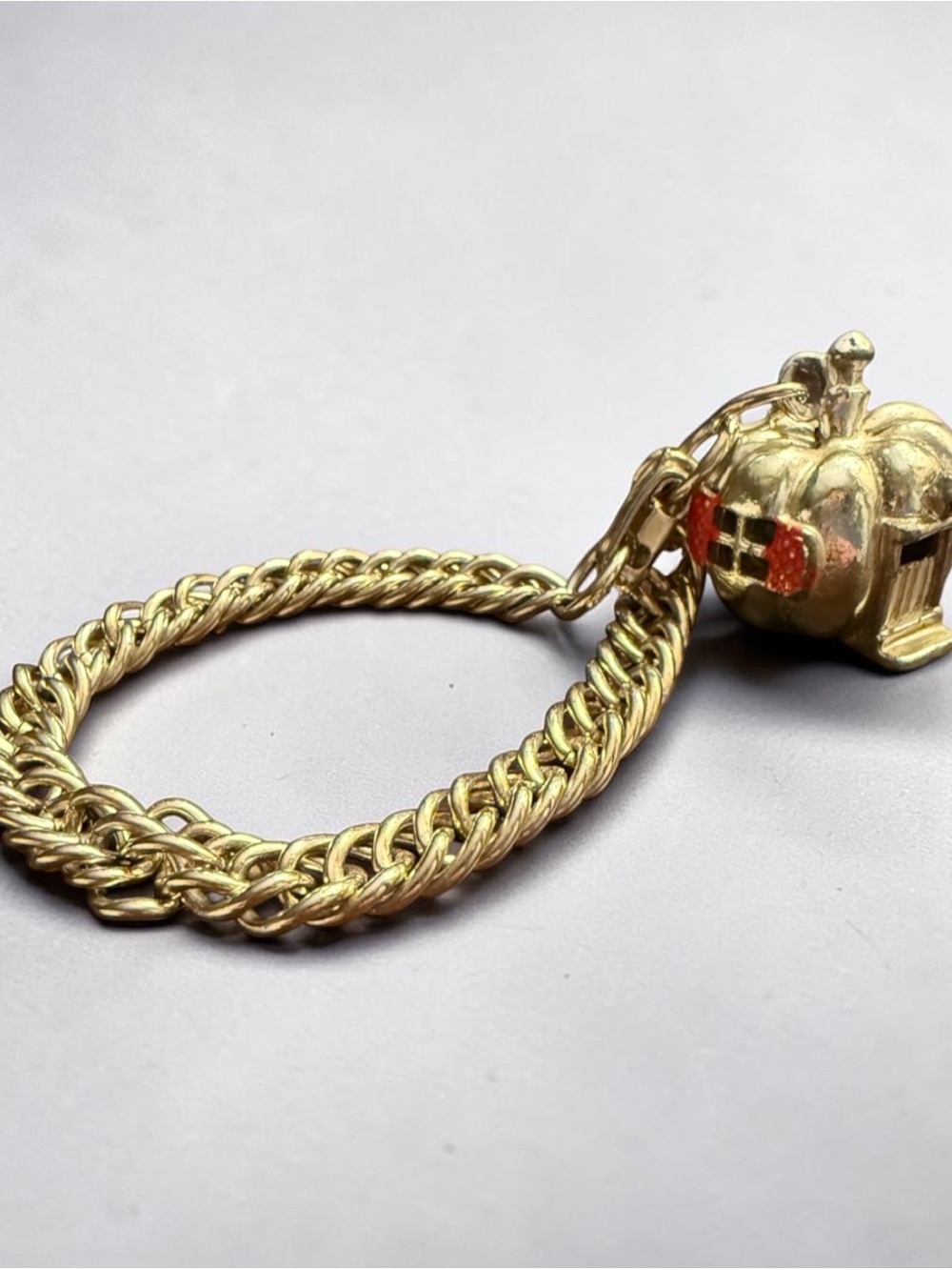 Vintage Gold Tone Curb Chain Bracelet with Pumpkin / Carriage Charm